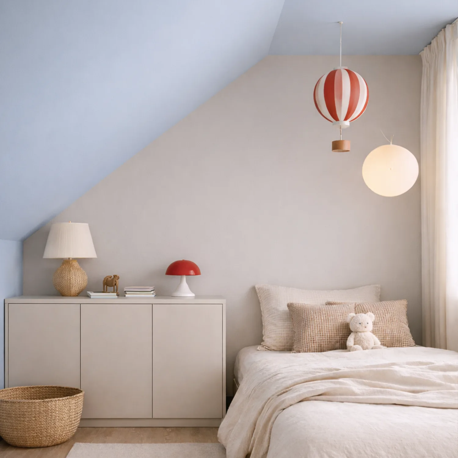 351.R915 - La Malice, 44.R051 - Le Macaron